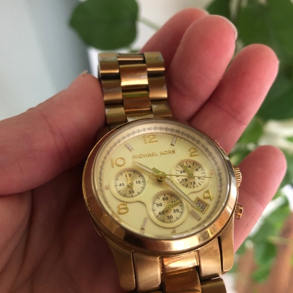 Michael Kors gold watch - Picture 5 of 5